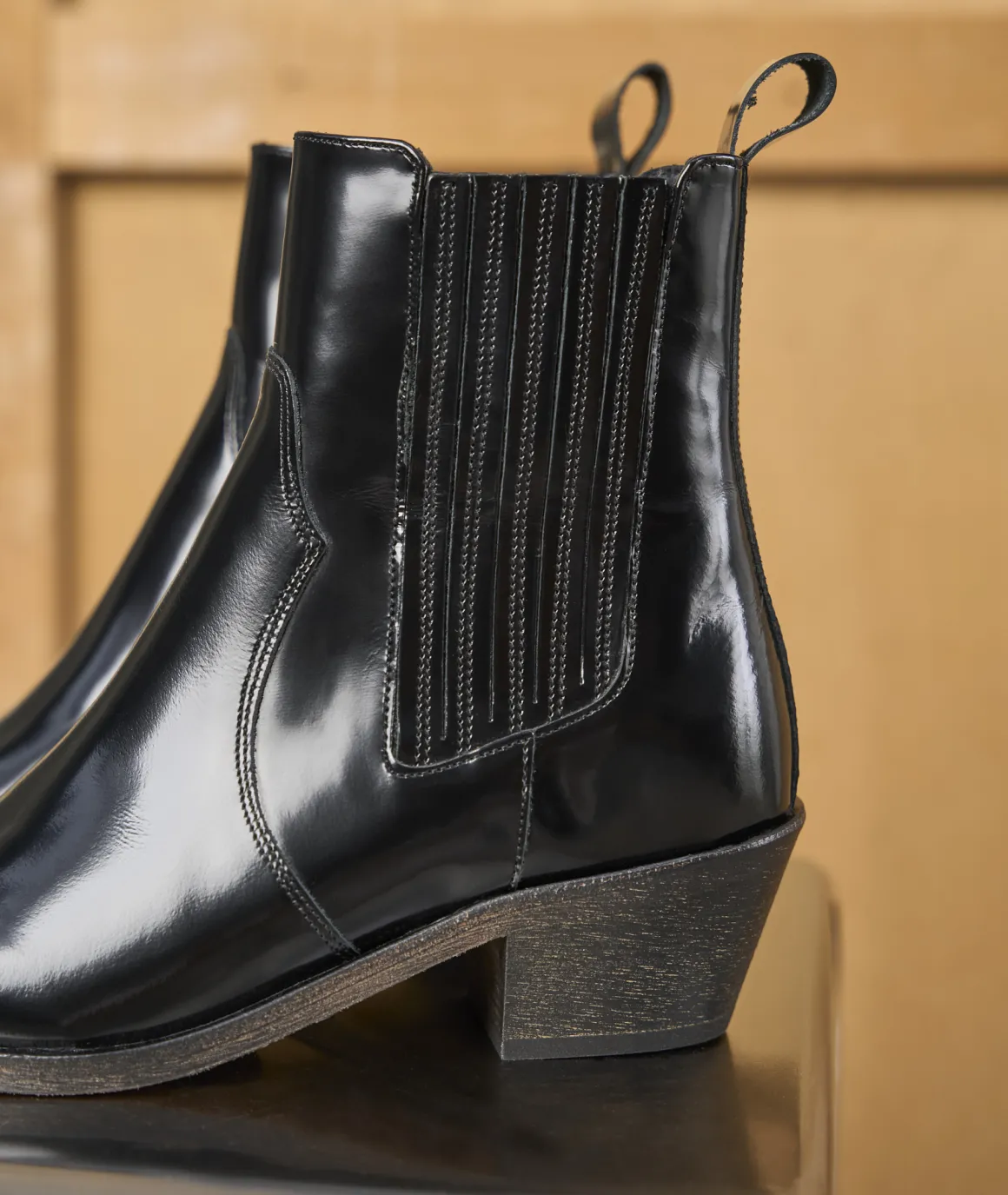 Femme Paire et Fils Boots-Bottines western en cuir noir vernis