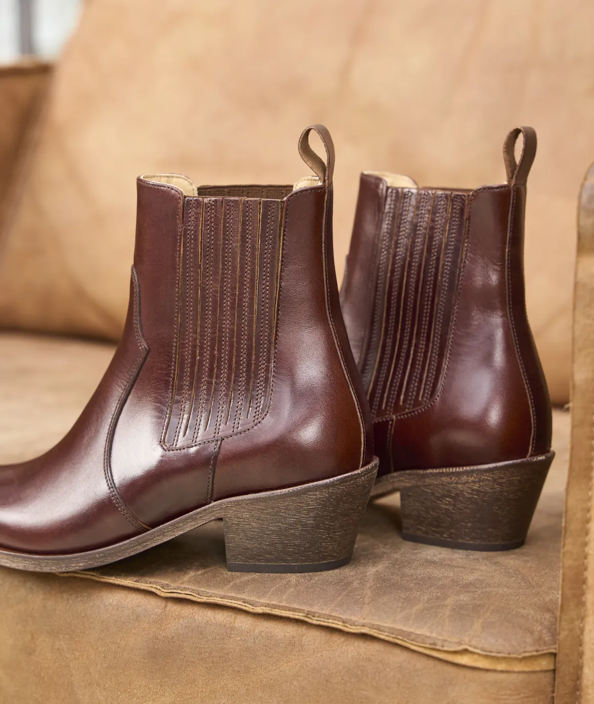 Femme Paire et Fils Boots-Bottines western en cuir marron patiné