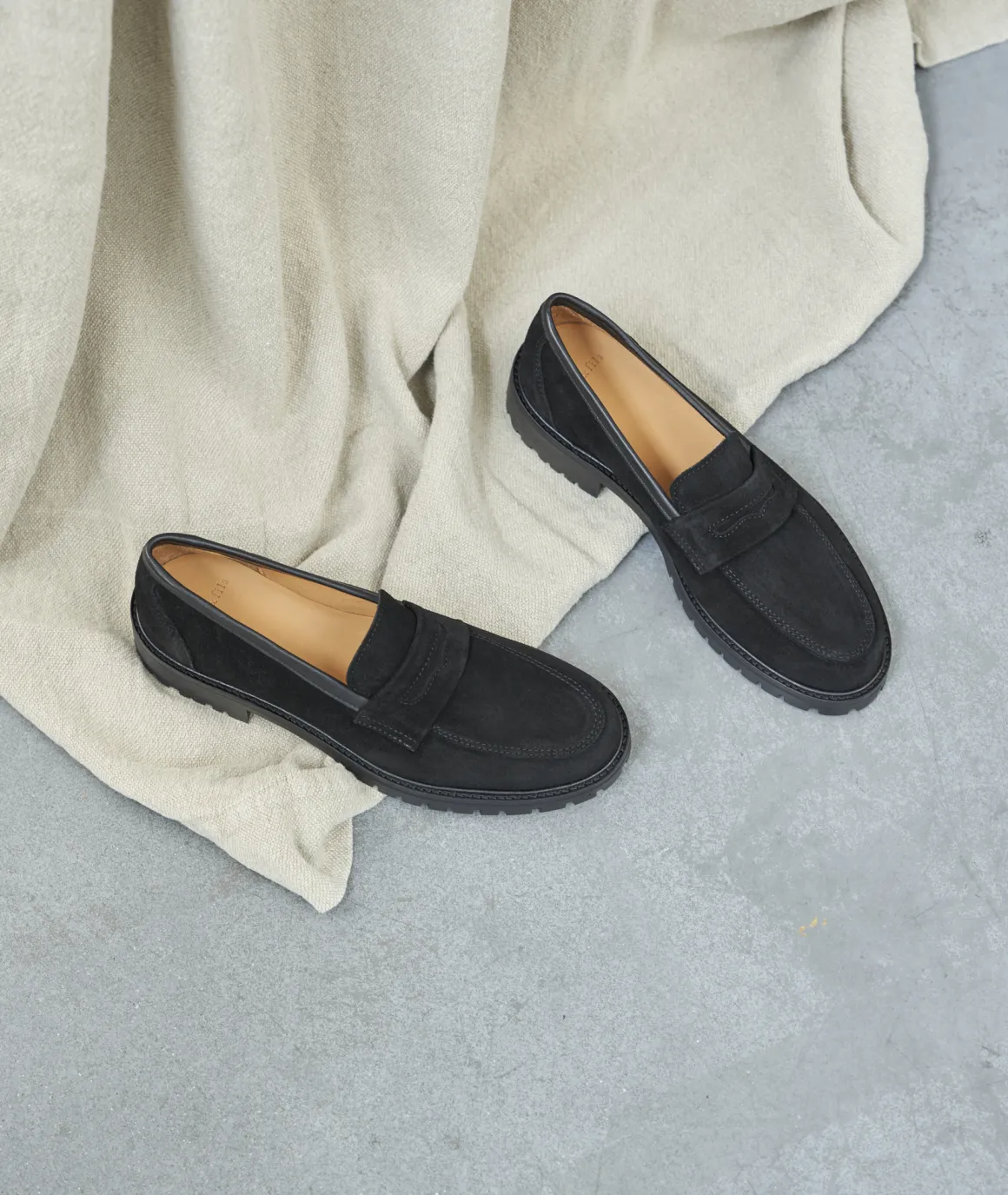 Femme Paire et Fils Mocassins Et Derbies-MOCASSIN CRANTÉ FEMME EN DAIM NOIR