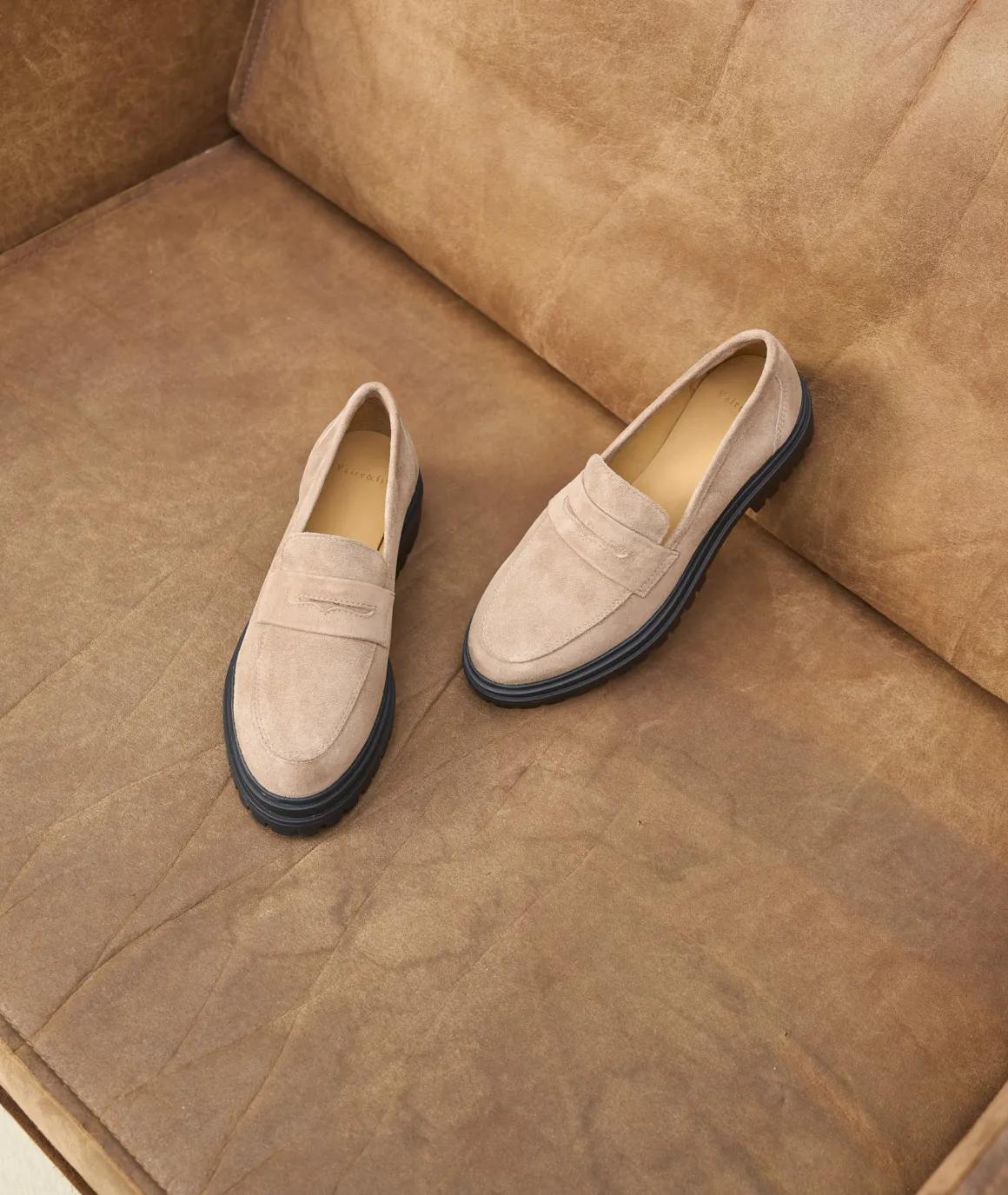 Femme Paire et Fils Mocassins Et Derbies-MOCASSIN CRANTÉ FEMME EN DAIM taupe