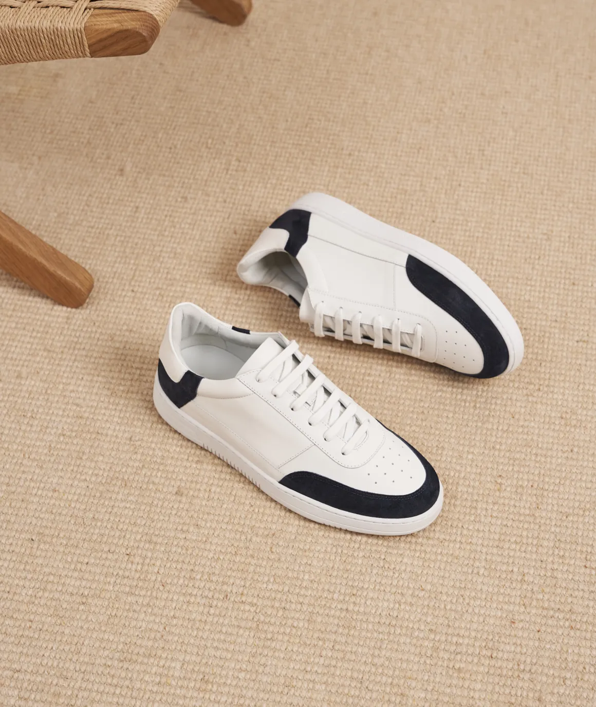 Homme Paire et Fils Sneakers-Sneakers en cuir blanc et daim bleu marine