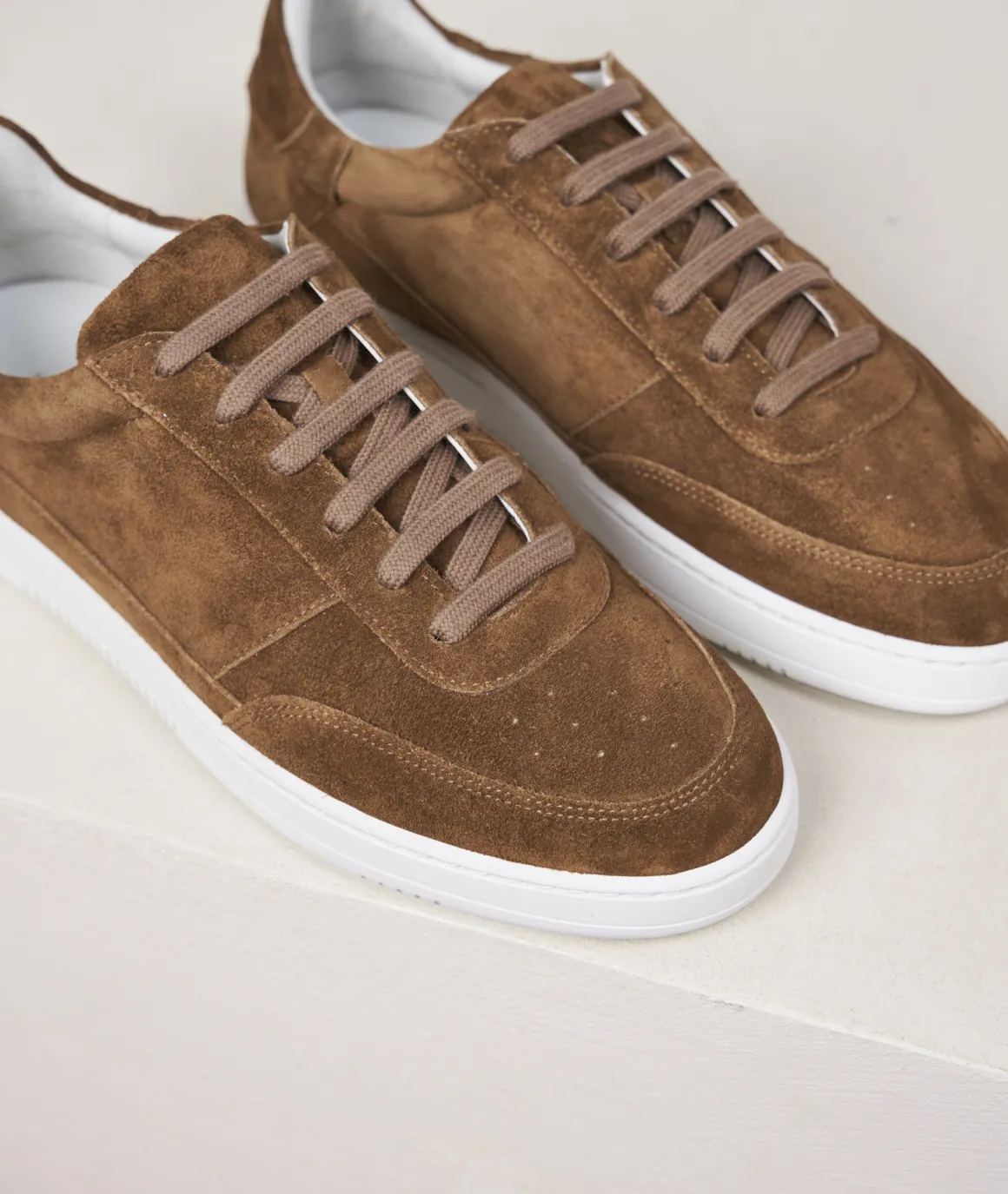 Homme Paire et Fils Sneakers-Sneakers en daim feuilles mortes